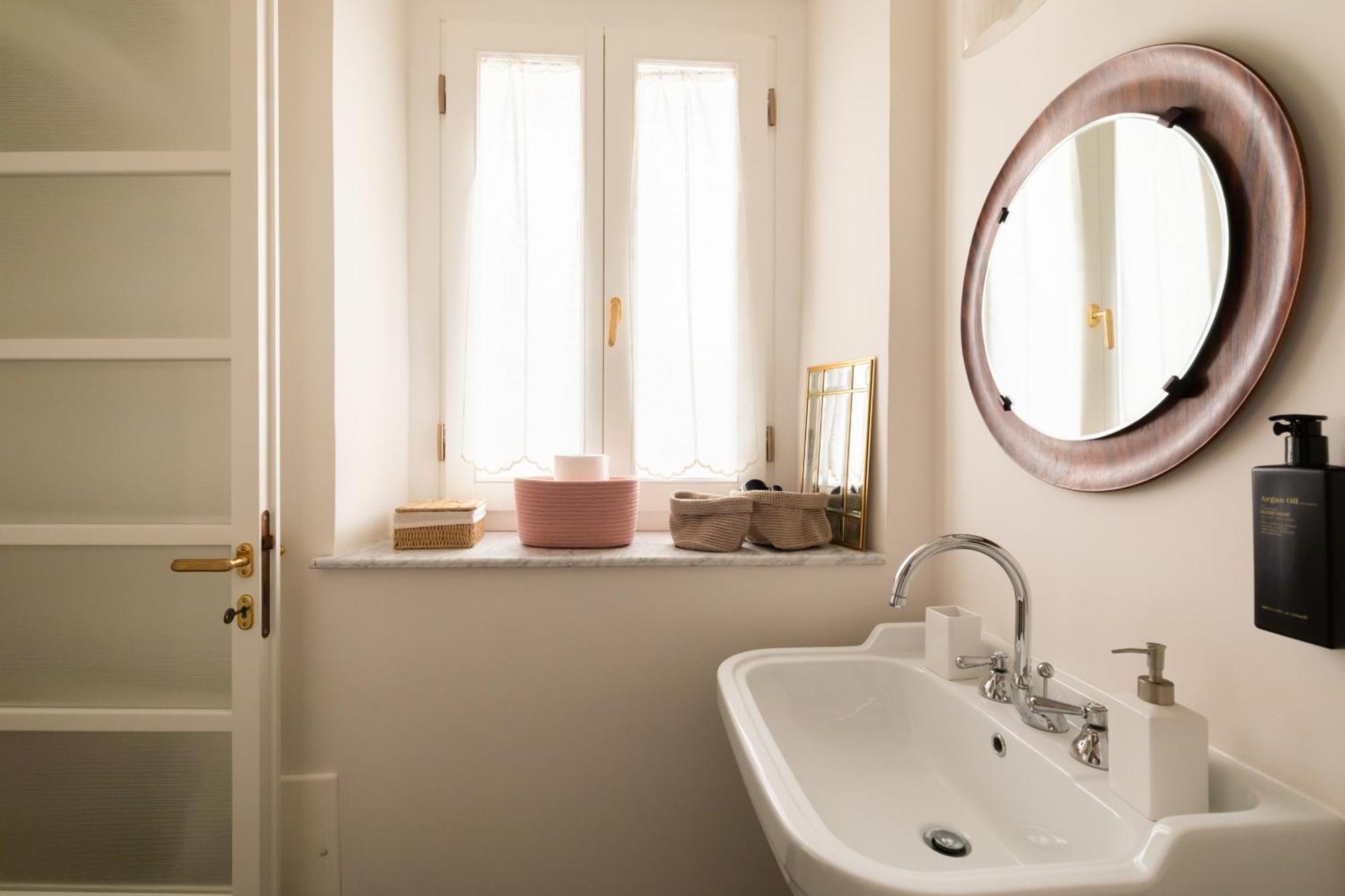 Charming Design In Monti * Rom