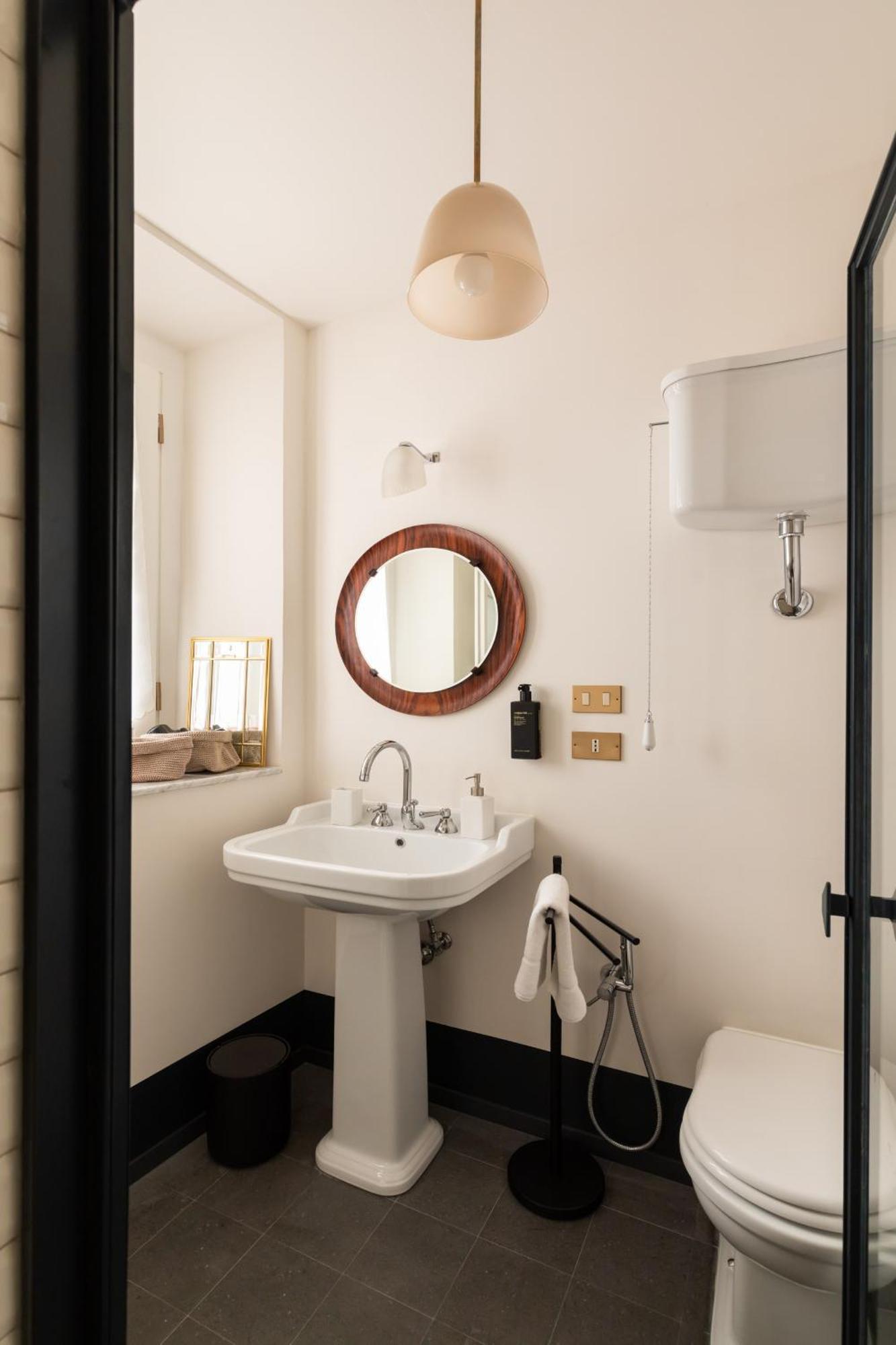 Apartment Charming Design In Monti *